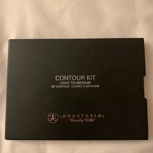 *Brand New In Box* Anastasia Powder Contour Kit